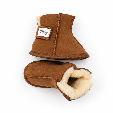 Baby gift set - Bib, Beanie and Boots